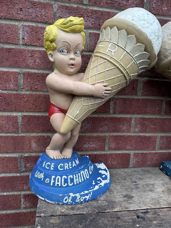 2 very rare facchino Ice cream cone advertising figures - Image 2