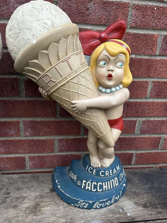 2 very rare facchino Ice cream cone advertising figures - Image 3