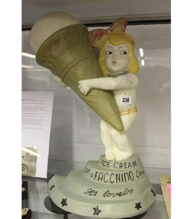 2 very rare facchino Ice cream cone advertising figures - Image 7