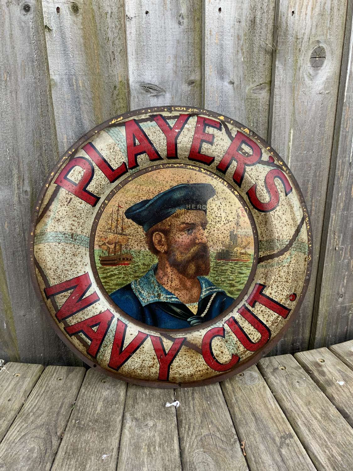 Tin players navy cut sign
