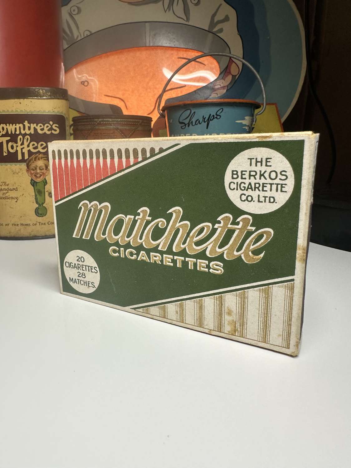 Lovely live matchette cigarette packet