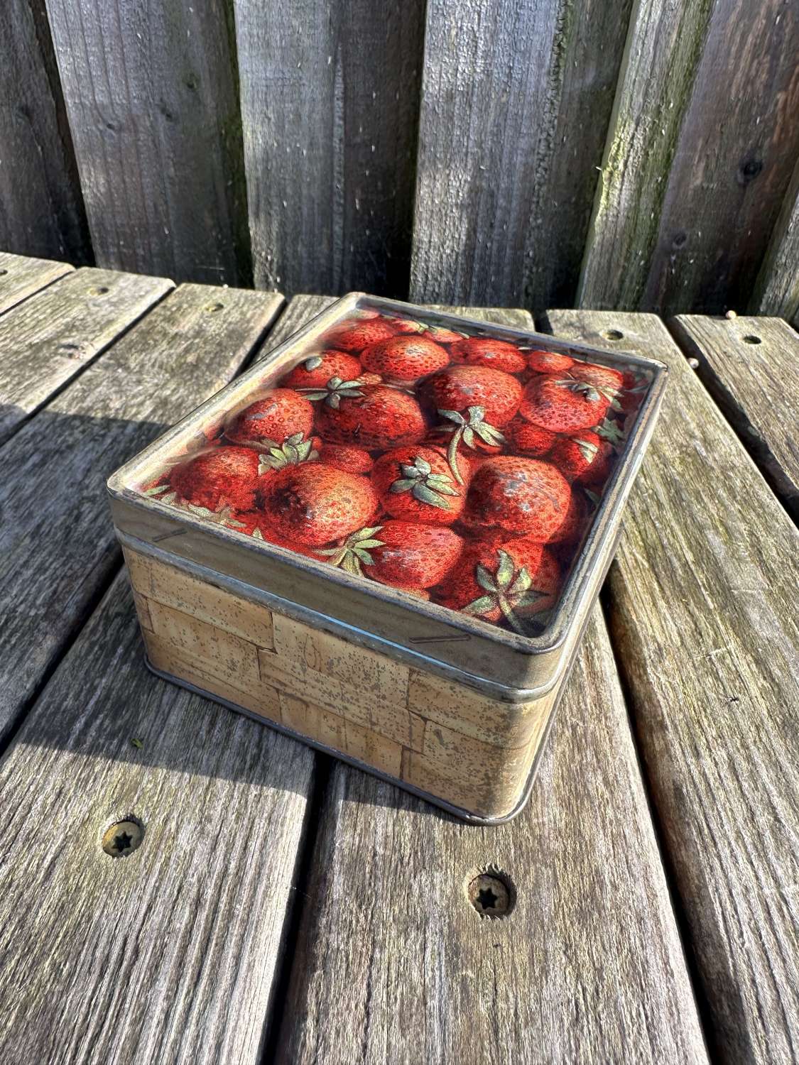 Very rare Macfarlane Lang strawberry biscuit tin