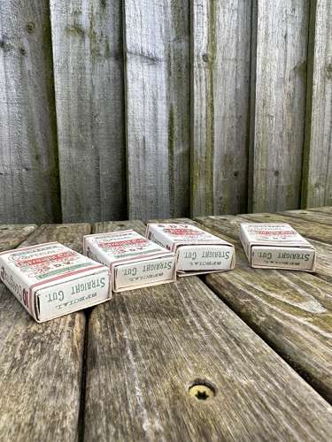 Early Hignetts SDV cigarette packets.