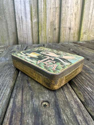 Large sized early tabloid tea tin