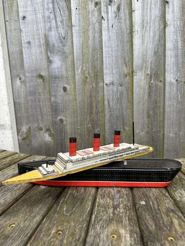 Rare William Crawfords biscuits oceanic linear ship tin