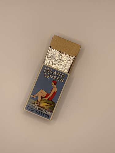 Exceptional live island queen 10 cigarette pack Murray sons