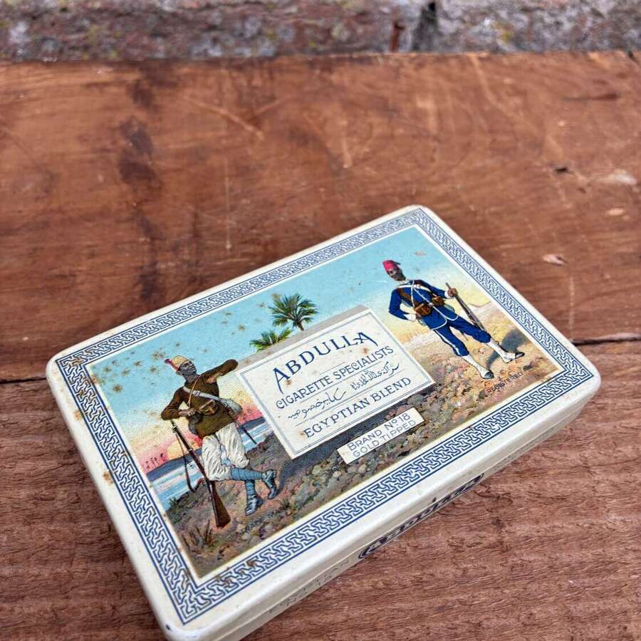 Coloured Abdulla Egyptian blend cigarette tin