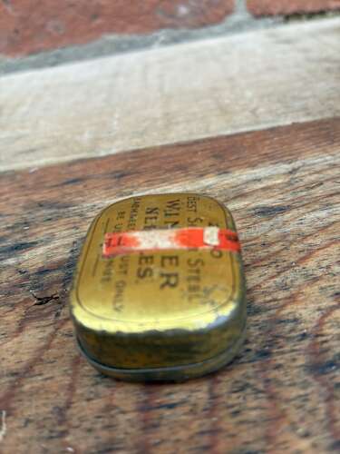 Winner gramophone needle tin