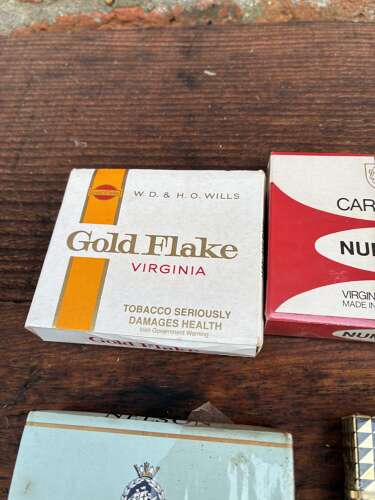 6 live with contents cigarette packets